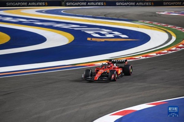 星空体育娱乐 F1新加坡站塞恩斯取得杆位 红牛Q2全军覆没