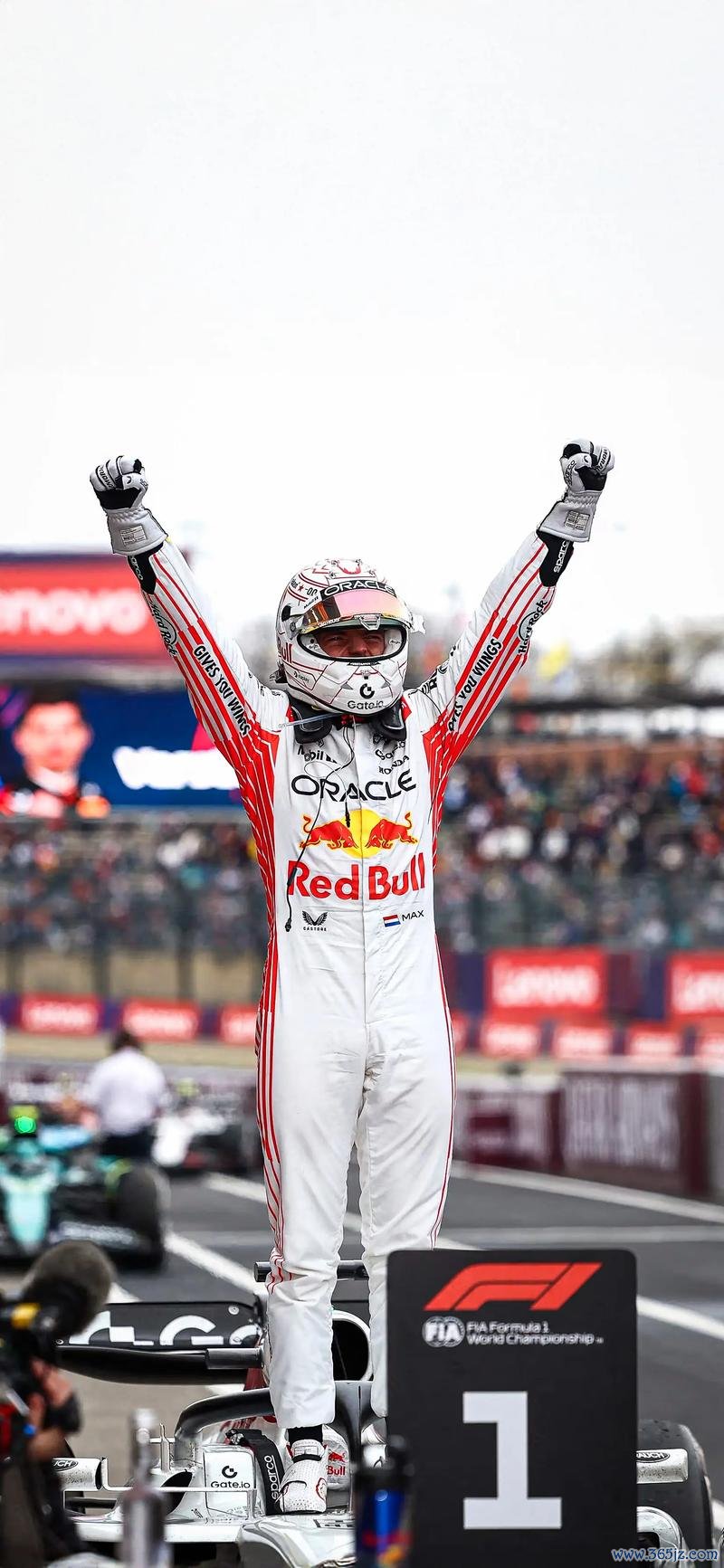 F1日本站排位赛：维斯塔潘杆位 皮亚斯特里头排