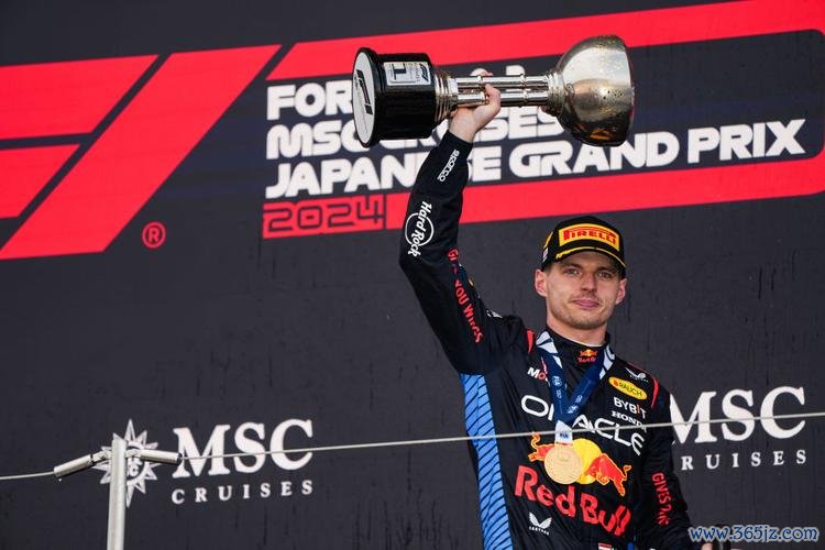 F1日本站维斯塔潘夺冠 角田主场拿分周冠宇退赛