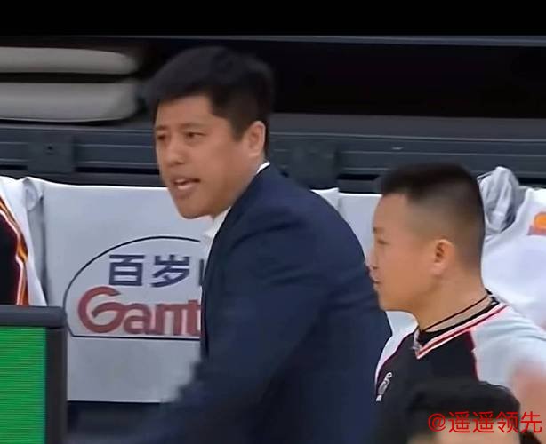 事情闹大！7技犯+1夺权，侯向锋：别针对迪亚洛！潘江声讨李慕豪